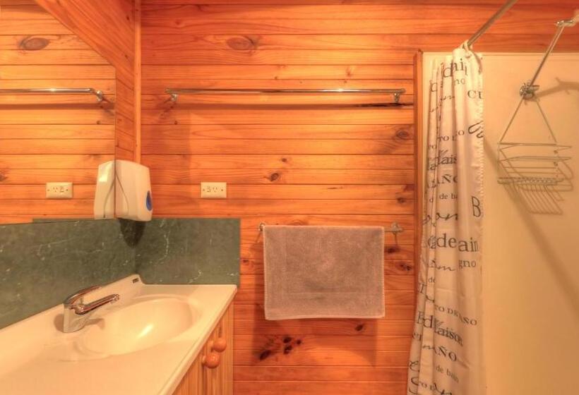 Anglers Reach Lakeside Village