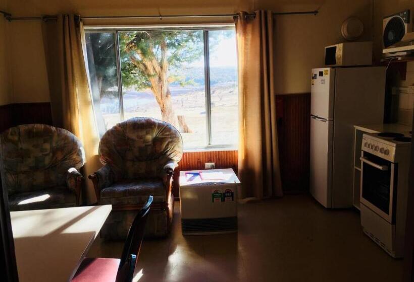 Anglers Reach Lakeside Village