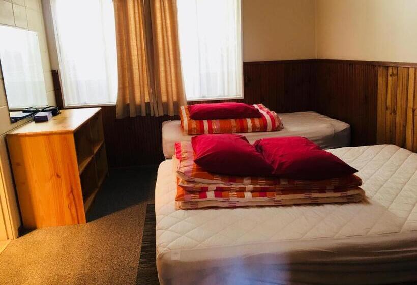 Anglers Reach Lakeside Village