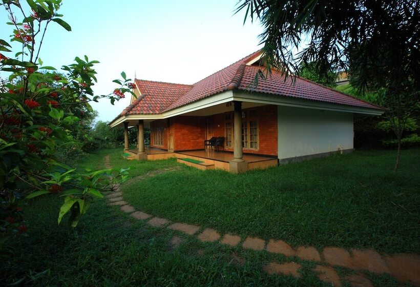 Arayal Resorts: A Unit Of Sharoy Resort, Wayanad