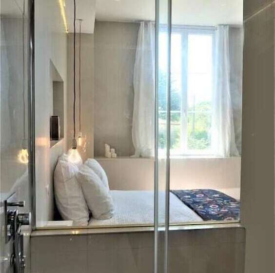 ベッドアンドブレックファースト Château Bernon Maison D Hotes   Piscine Et Sauna