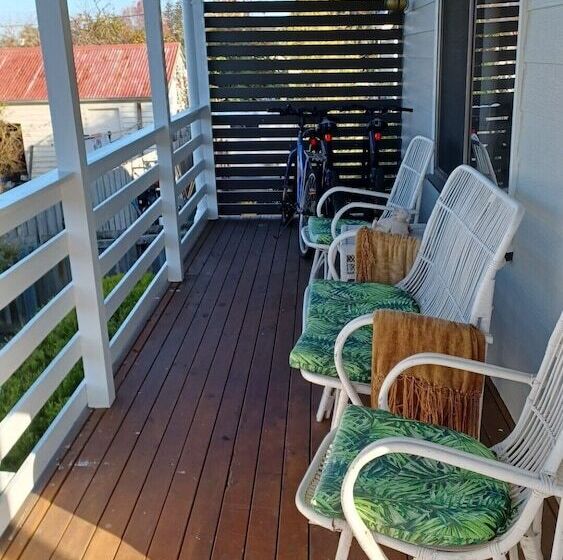 مبيت وإفطار Cottage On Main