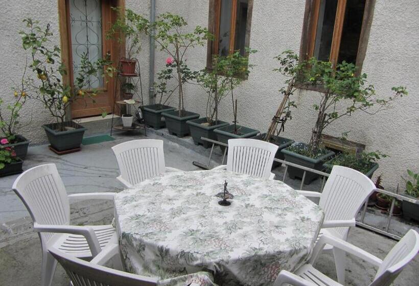 住宿加早餐  La Maison De Natasha