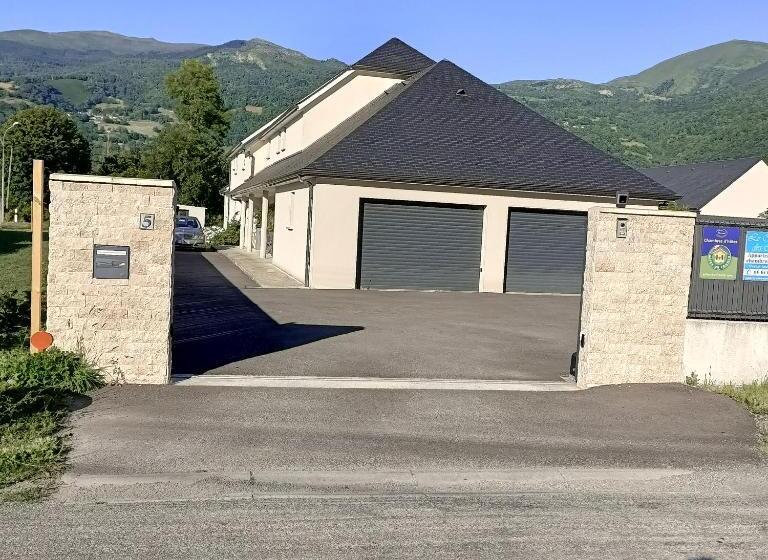 Le Balcon Des Cimes B&b