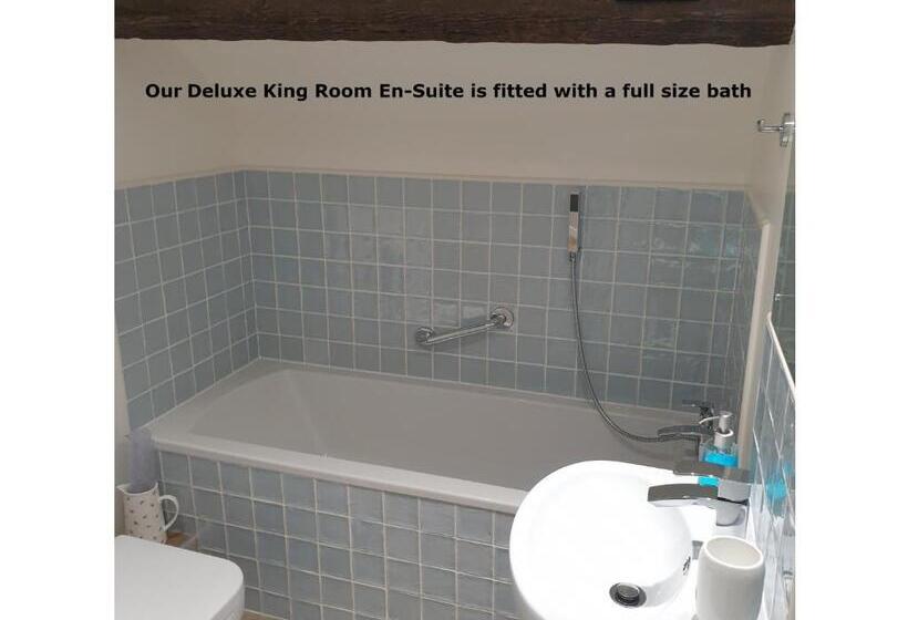 تختخواب و صبحانه Lyndene