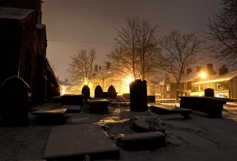 تختخواب و صبحانه Lyndene