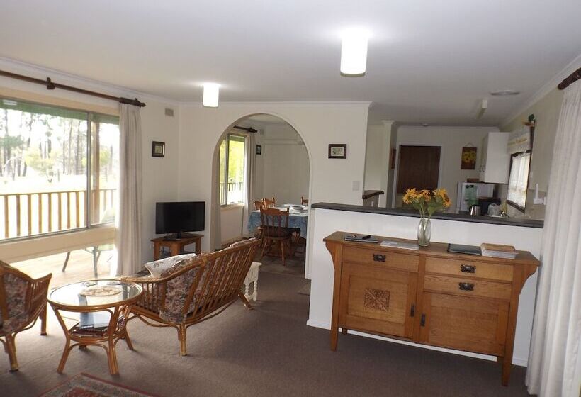 Bed and Breakfast Taralee Orchards