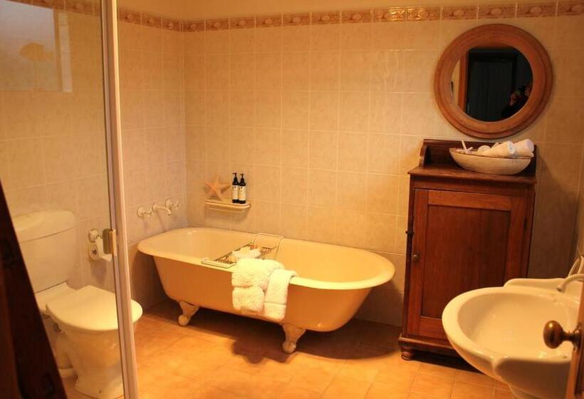 Boathouse  Birks River Retreat