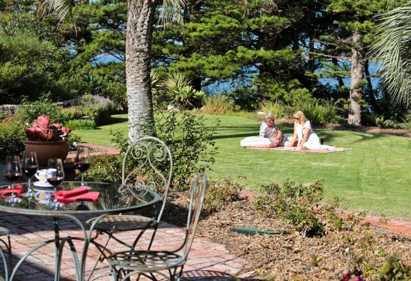 Boathouse  Birks River Retreat