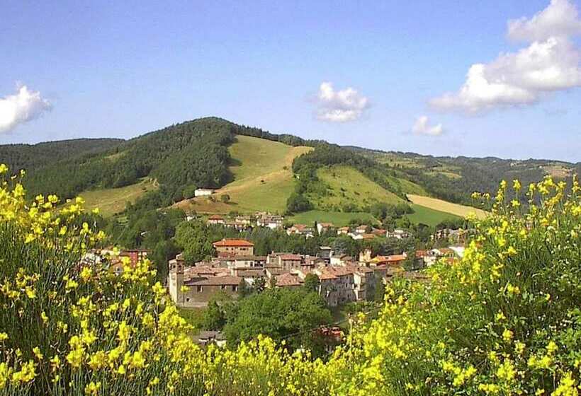 Country Cottage In Marche With Swimming Pool