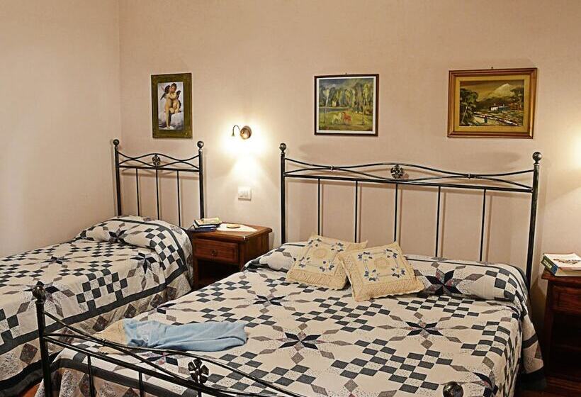 Country Cottage In Marche With Swimming Pool
