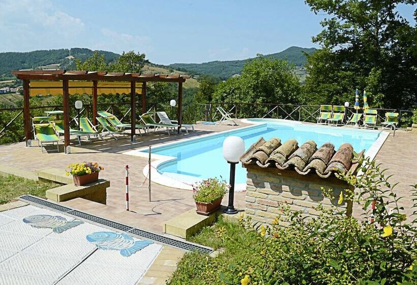 Country Cottage In Marche With Swimming Pool