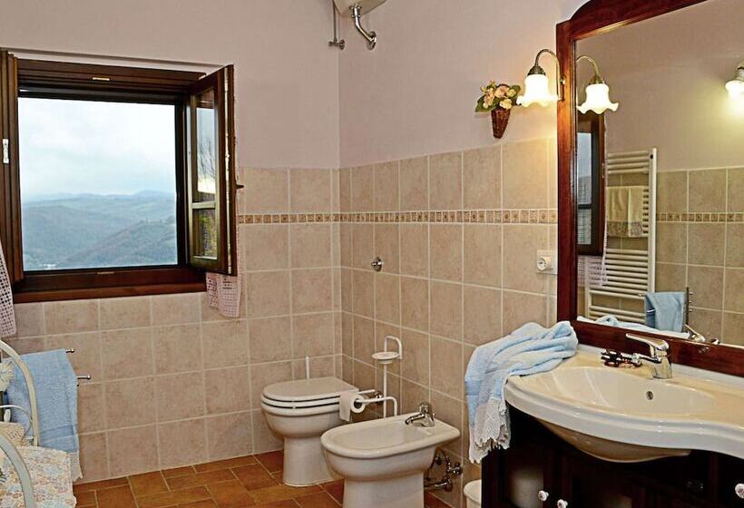 Country Cottage In Marche With Swimming Pool