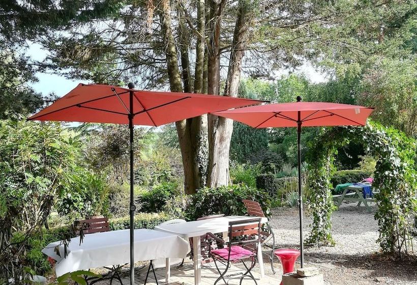 Hilltop Cottage In Englancourt With Garden