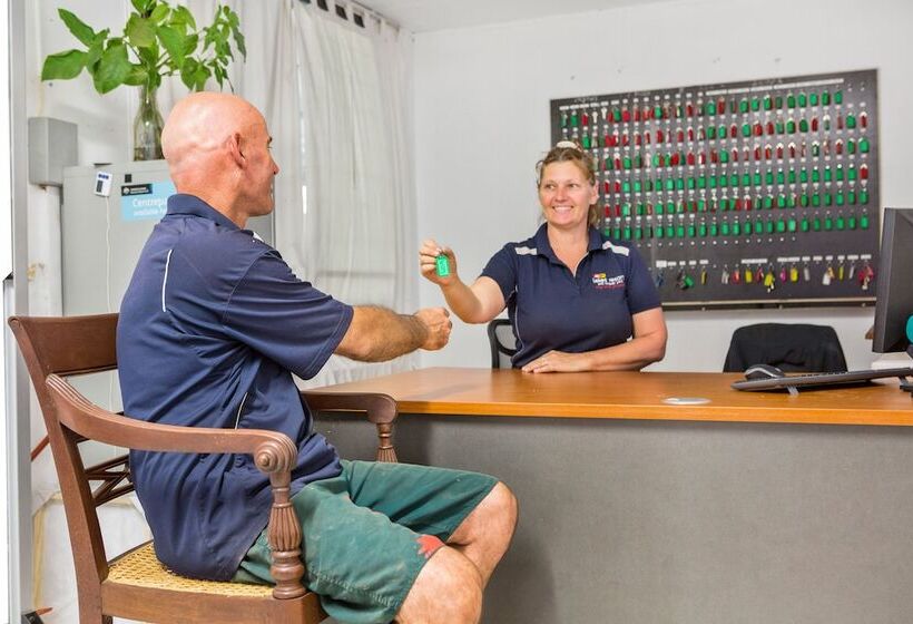 فندق Aaok Lakes Resort And Caravan Park