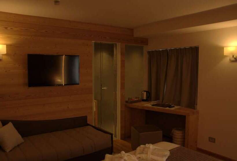 בית מלון כפרי Albergo Edelweiss   Larespa