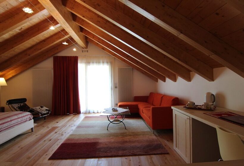 בית מלון כפרי Albergo Edelweiss   Larespa