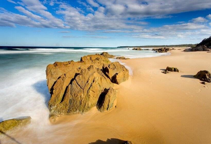 هتل Big4 Moruya Heads Easts Dolphin Beach Holiday Park