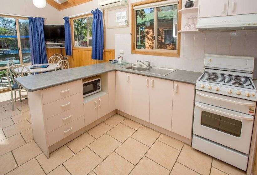 فندق Big4 Moruya Heads Easts Dolphin Beach Holiday Park