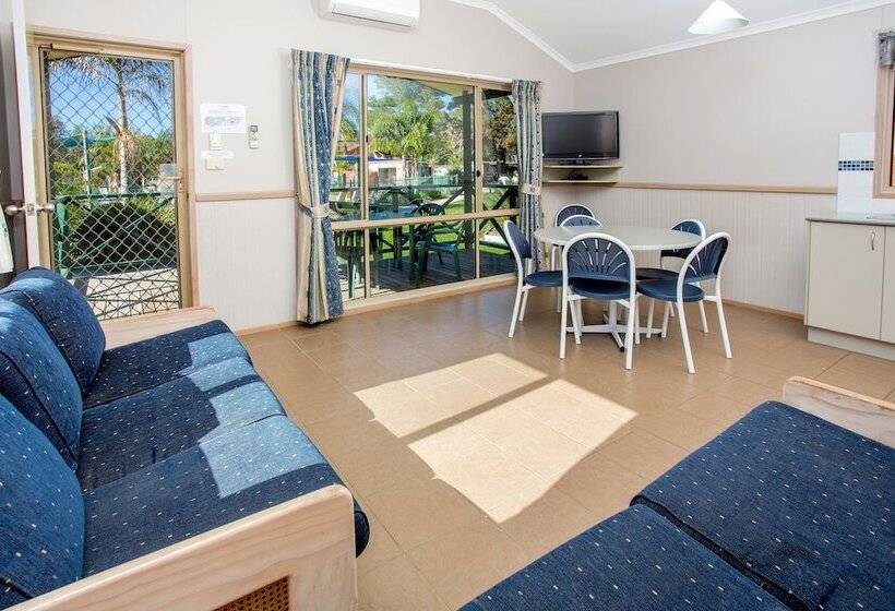 فندق Big4 Moruya Heads Easts Dolphin Beach Holiday Park