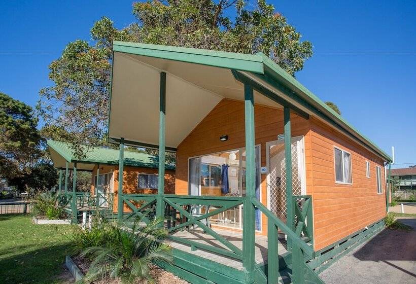 فندق Big4 Moruya Heads Easts Dolphin Beach Holiday Park