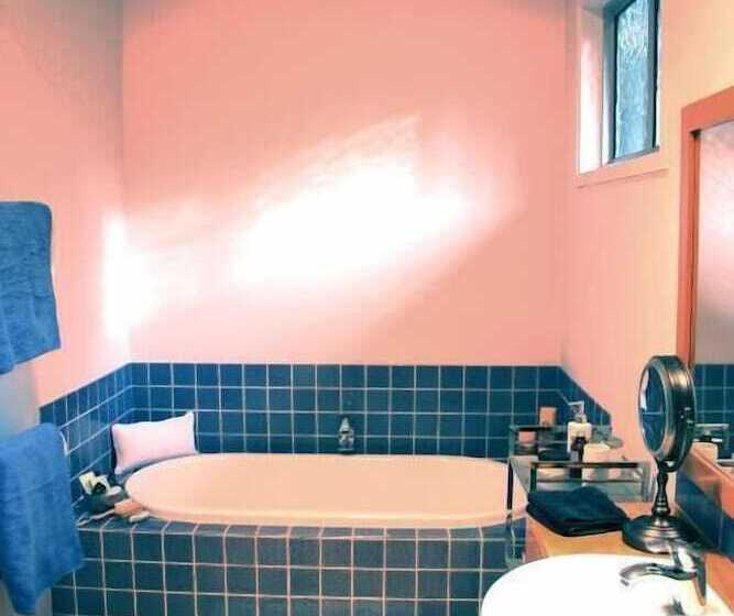 בית מלון כפרי Blue Lake Lodge