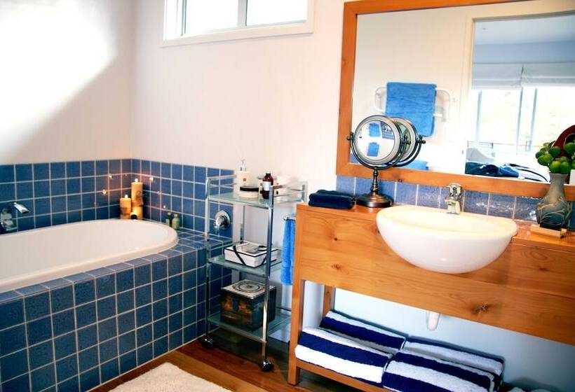 בית מלון כפרי Blue Lake Lodge