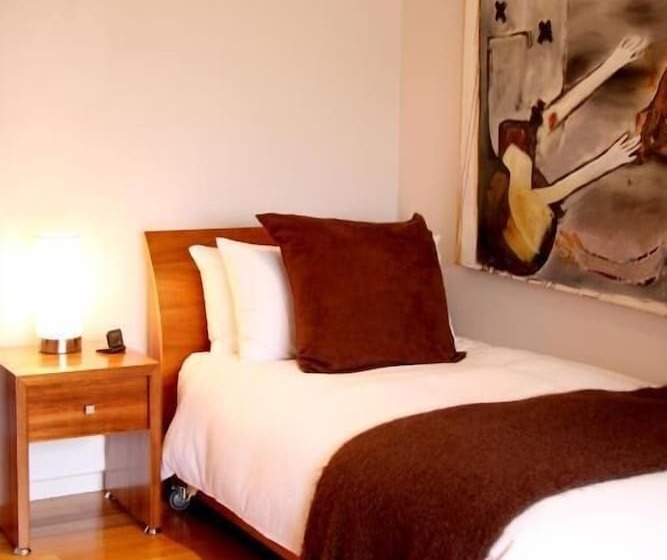 בית מלון כפרי Blue Lake Lodge