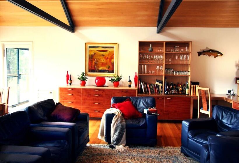 בית מלון כפרי Blue Lake Lodge