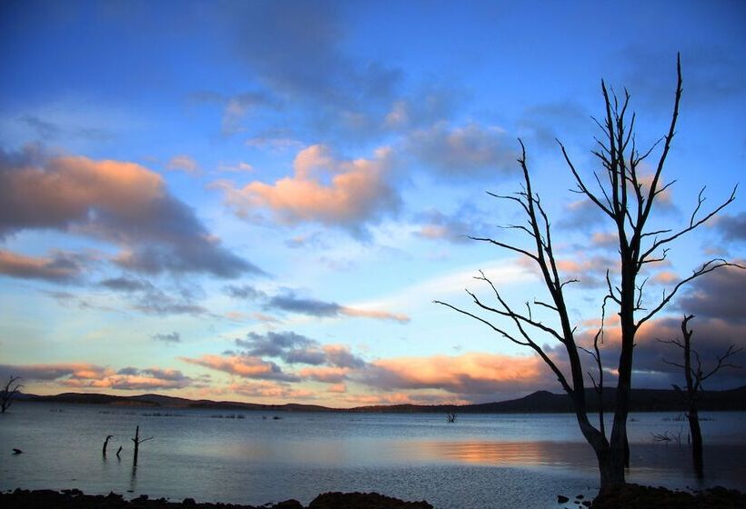 בית מלון כפרי Blue Lake Lodge