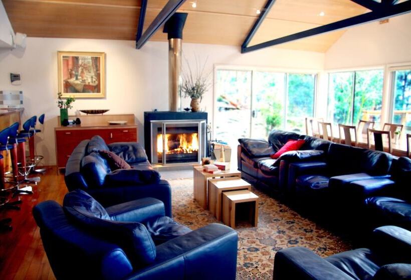 בית מלון כפרי Blue Lake Lodge