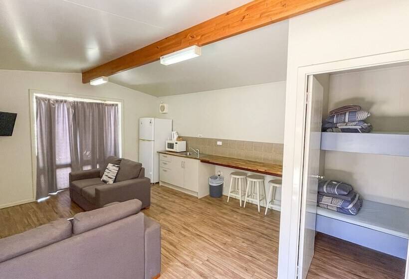 هتل Capricorn Holiday Park