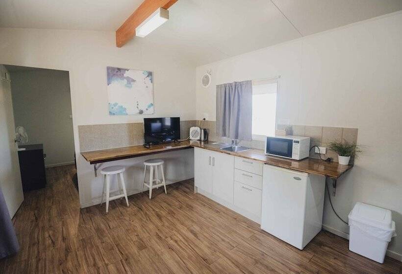 هتل Capricorn Holiday Park