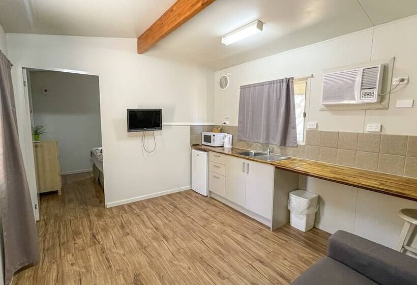 هتل Capricorn Holiday Park