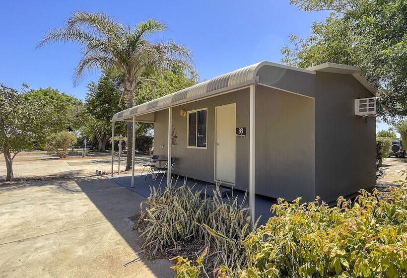 هتل Capricorn Holiday Park