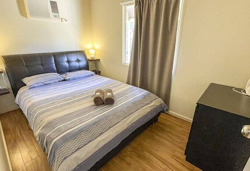 هتل Capricorn Holiday Park