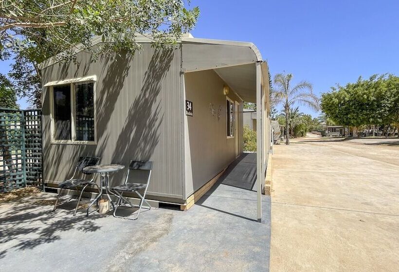 هتل Capricorn Holiday Park