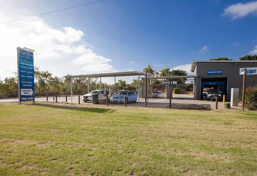 هتل Capricorn Holiday Park