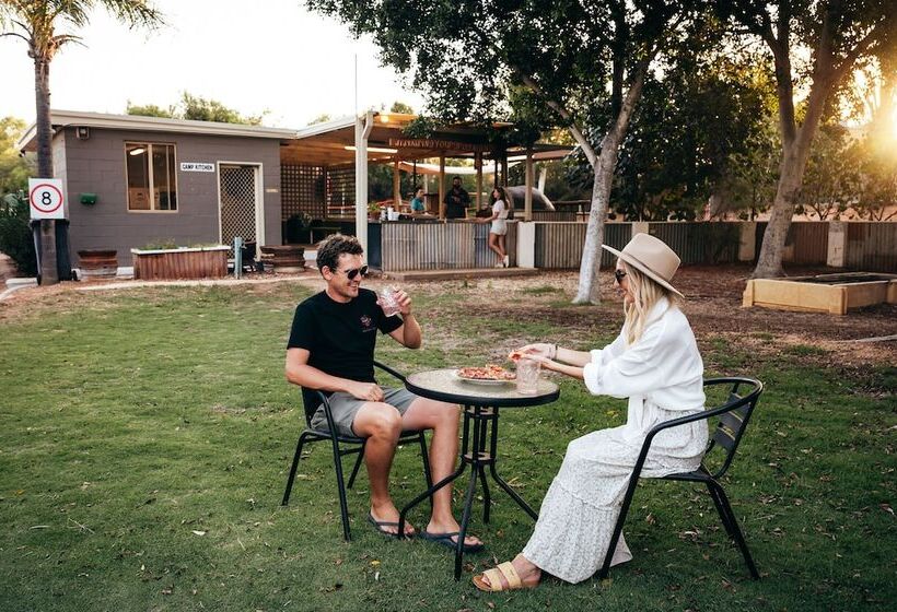 هتل Capricorn Holiday Park