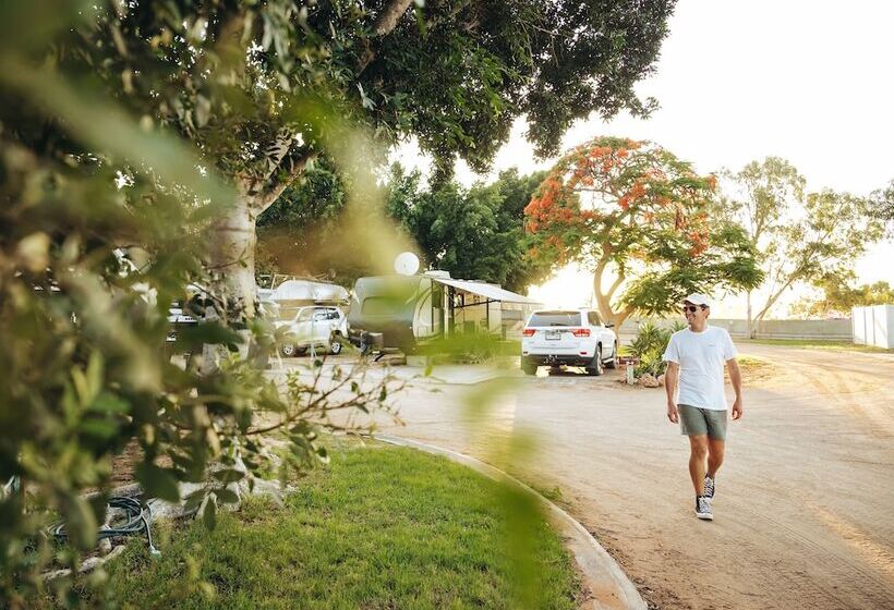 هتل Capricorn Holiday Park