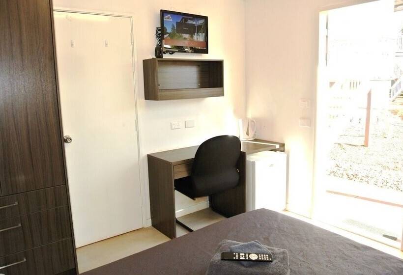 בית מלון כפרי Capricorn Village