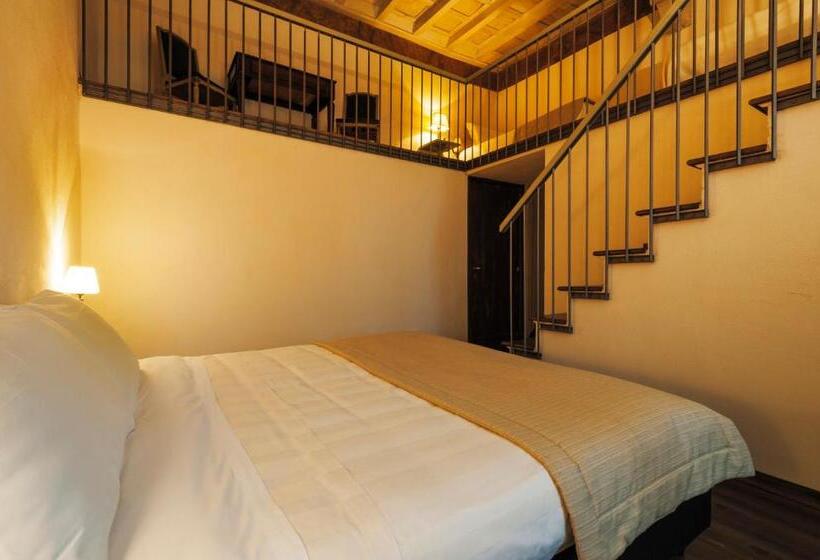 Castello Di Compiano Hotel Relais Museum