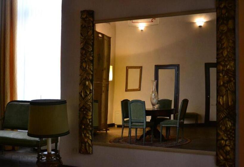 Castello Di Compiano Hotel Relais Museum