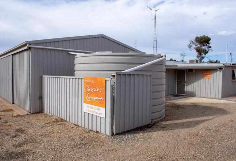 فندق Chrissie S Dongara