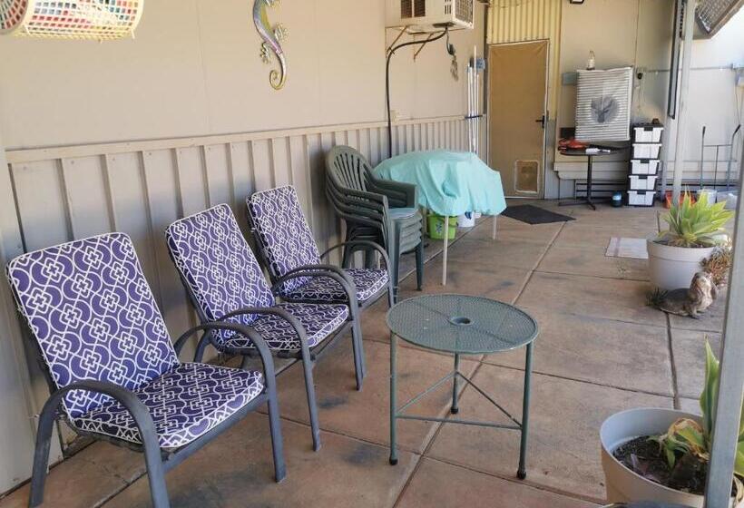 فندق Chrissie S Dongara