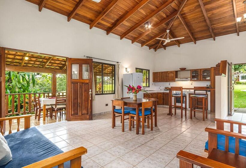 فندق Guacamaya Lodge