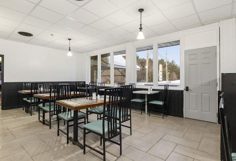 فندق Lakeside Inn