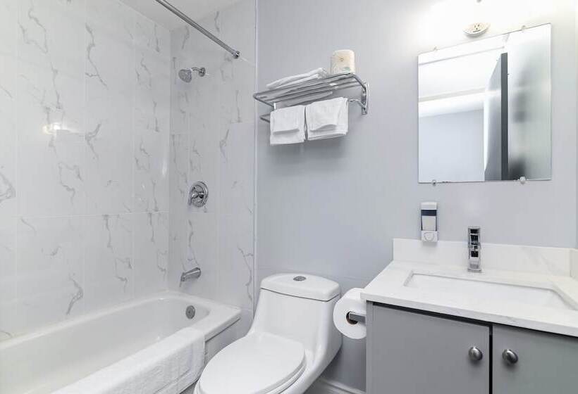 فندق Lakeside Inn