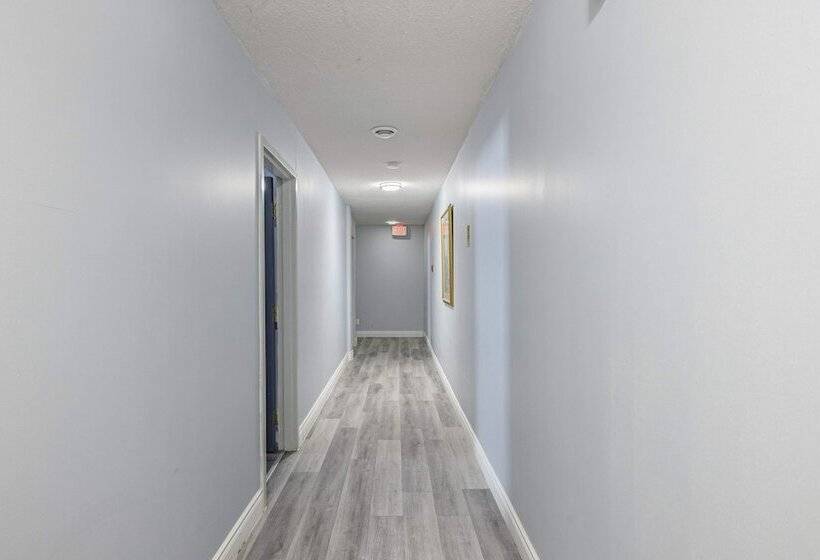 فندق Lakeside Inn