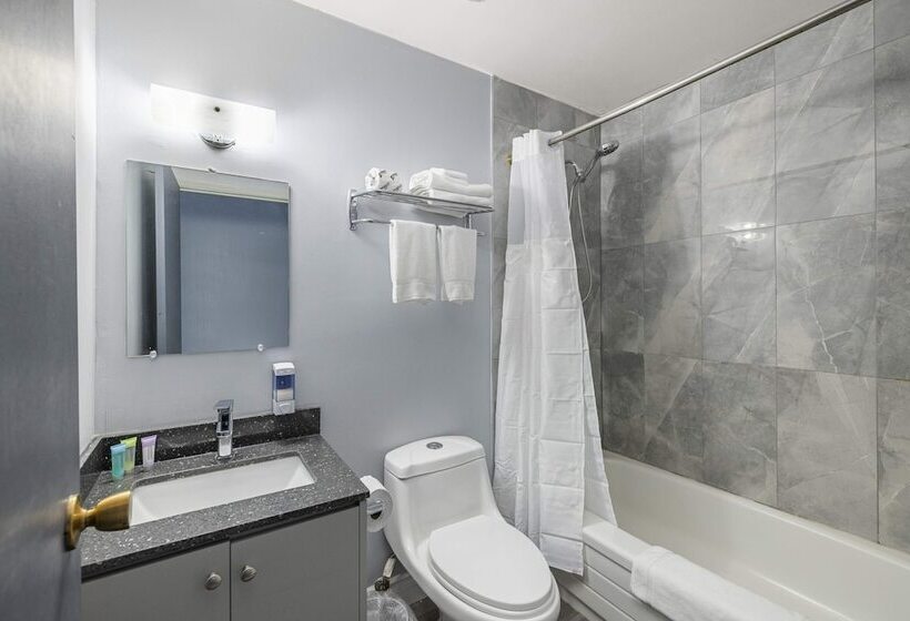 فندق Lakeside Inn